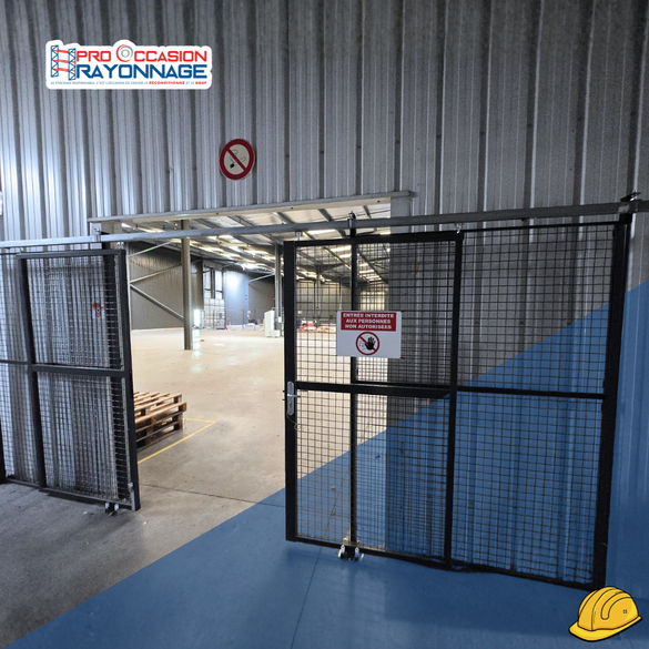 Portes coulissantes grillagées noires pour entrepôt – Occasion