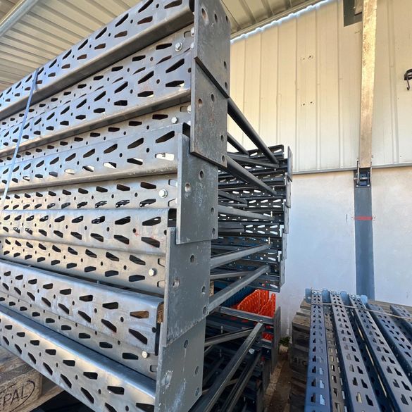 Racks à palettes Feralco d'occasion, Longueur 53 300 mm, Hauteur 5 300 mm, Profondeur 1050 mm, ≈ 3 niveaux