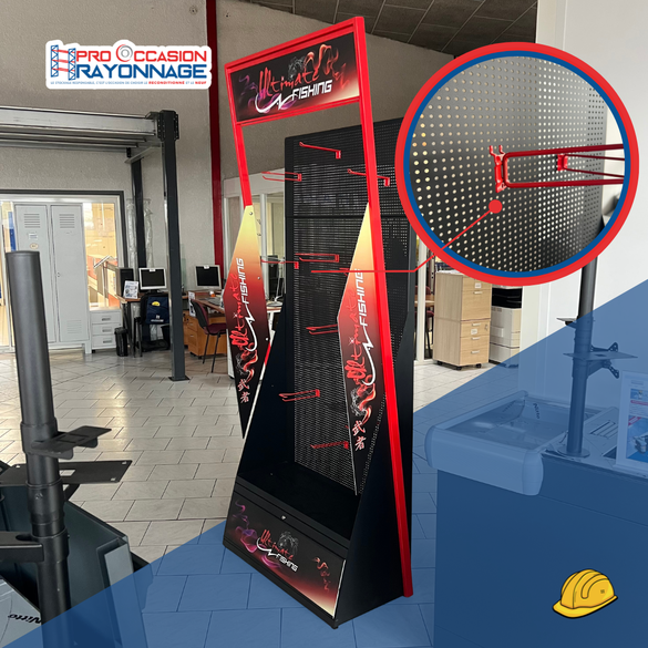 Tête de gondole design magasin de pêche – Fond perforé + coffre à clé